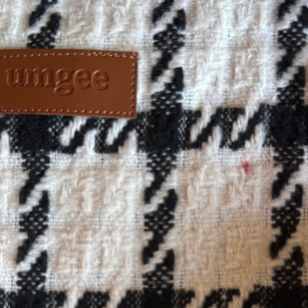 NWT Umgee Cream and Black Oversized Cardigan - Size Small - Picture 11 of 12